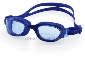 SWIMMING GOGGLES